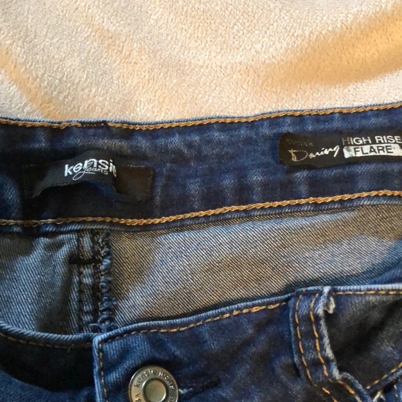 Kensie Jeans Daring High Rise Flare - Picture 4 of 5